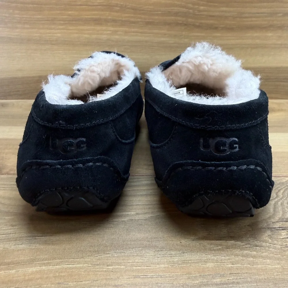 UGG Ascot Slippers Youth Girls Size 5 Black Suede Shearling Fur Lined